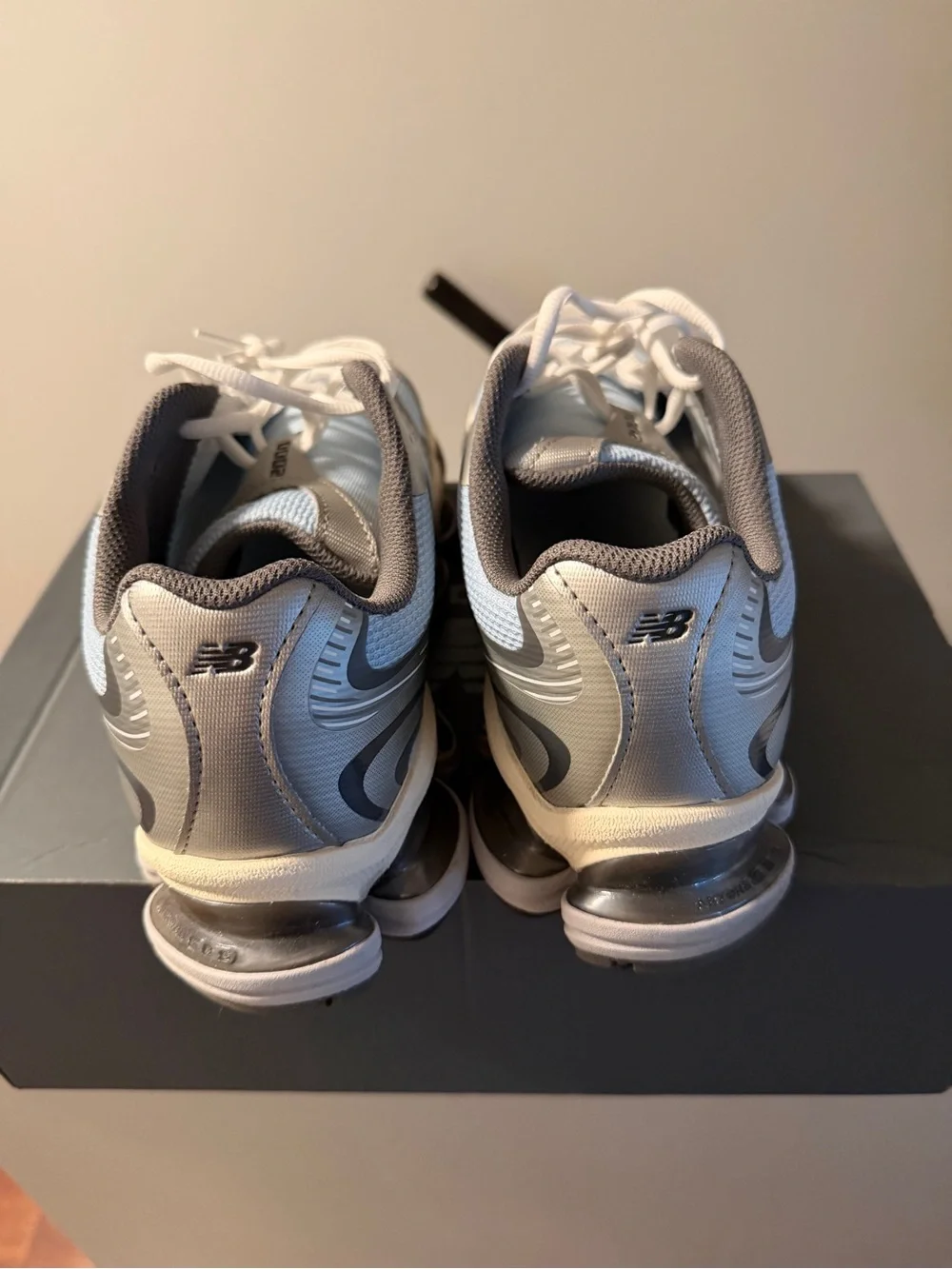 New Balance 2000